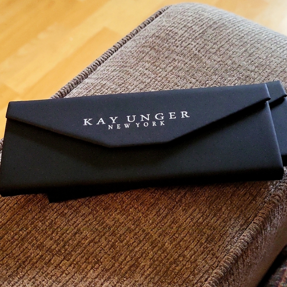 Kay Unger New York Black Colapsable Sunglasses Readers Case